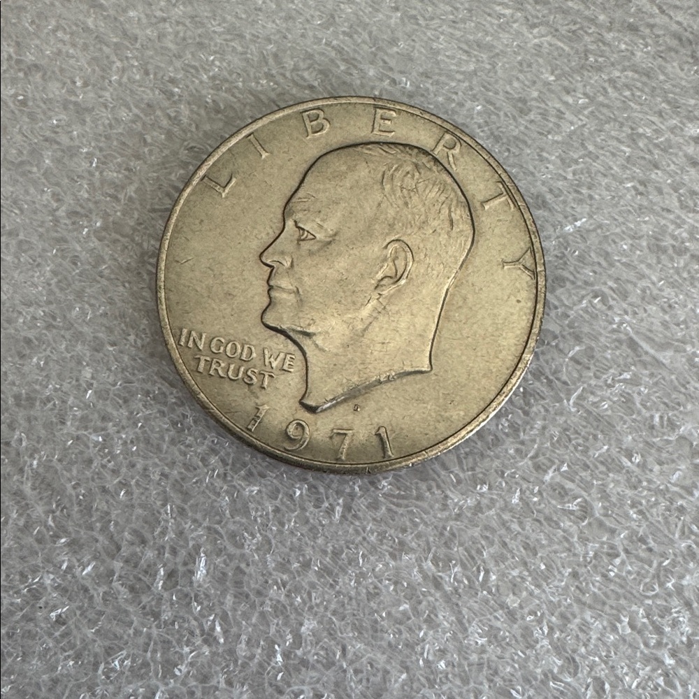1971 Eisenhower Dollar Coin - Picture 3 of 5